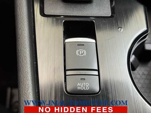 Used 2023 Nissan Rogue SV image 30