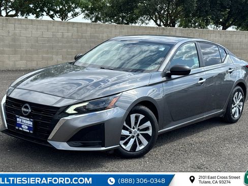 Used 2025 Nissan Altima 2.5 S FWD image 10