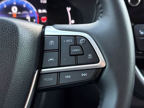 Used 2025 Toyota Grand Highlander AWD image 27