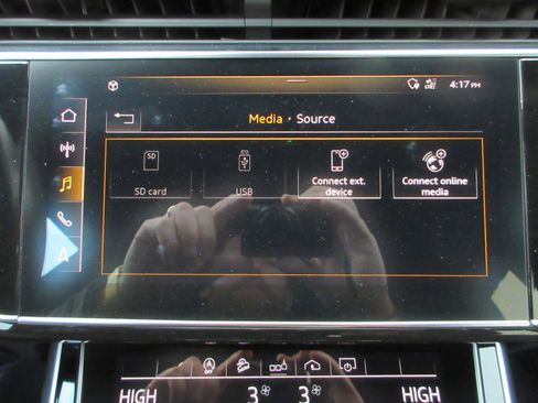 Used 2020 Audi Q8 Premium Plus image 42