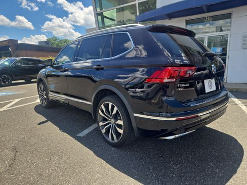 Used 2020 Volkswagen Tiguan SEL Premium R-Line w/ 3rd Row Seat Package AWD/4WD image 4