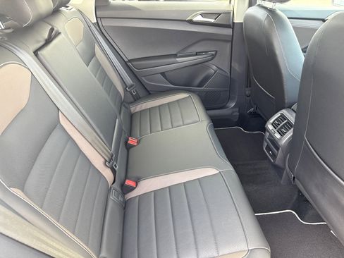 Used 2023 Volkswagen Taos SEL image 16