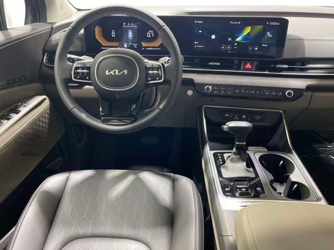 New 2026 Kia Carnival EX FWD image 11