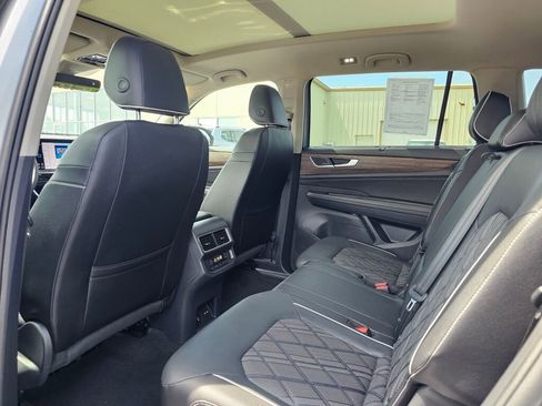 Certified 2025 Volkswagen Atlas SEL Premium R-Line AWD/4WD image 11