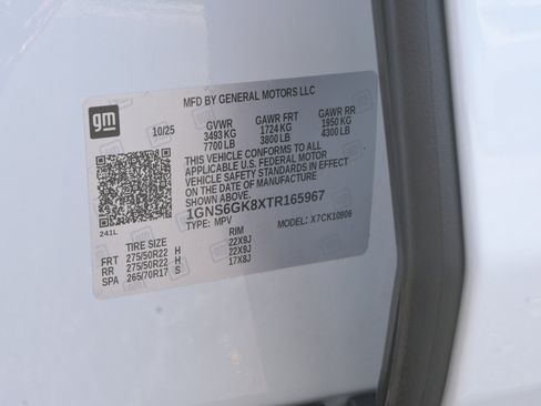 Used 2026 Chevrolet Suburban High Country AWD/4WD image 44
