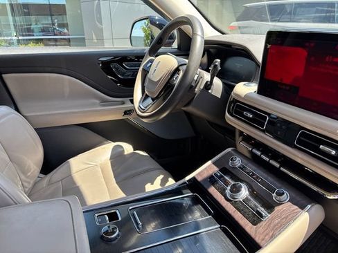 Used 2022 Lincoln Aviator Reserve w/ Equipment Group 201A AWD/4WD image 8