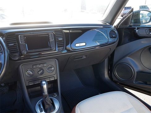 Used 2017 Volkswagen Beetle 1.8T Classic image 22