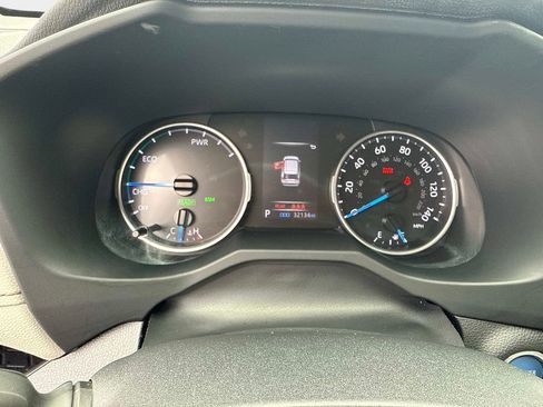 Used 2022 Toyota RAV4 XLE Premium image 27