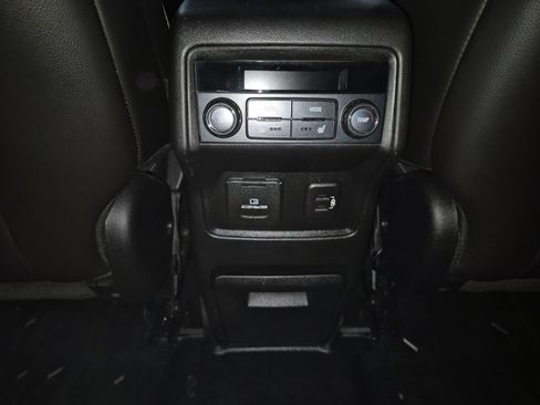 Used 2019 GMC Acadia Denali w/ Technology Package AWD/4WD image 23