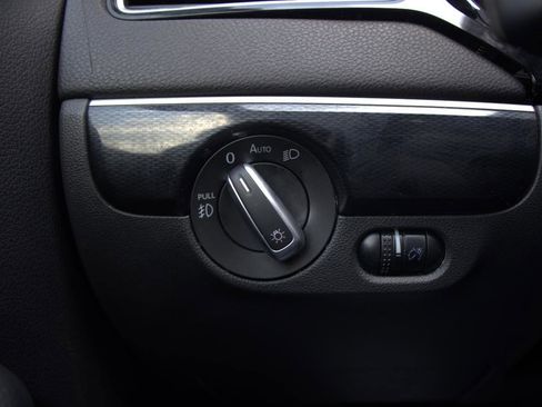 Used 2017 Volkswagen Jetta SEL image 22