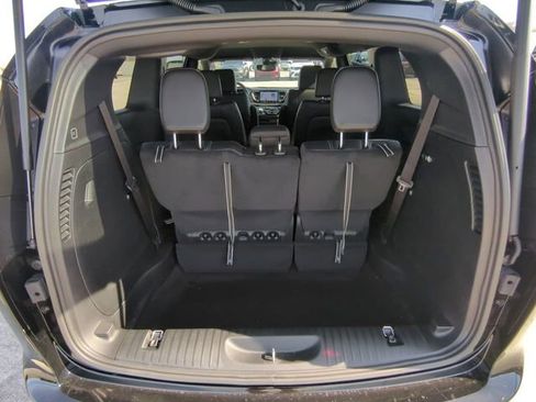 New 2026 Chrysler Pacifica Select w/ S Appearance Package FWD image 14