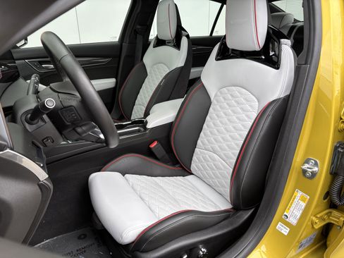 Certified 2025 Cadillac CT5 V Blackwing w/ Parking Package image 10