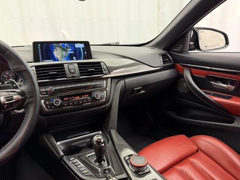 Used 2015 BMW M4 Convertible RWD image 32