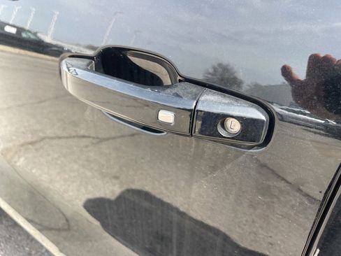 New 2024 Chevrolet Colorado Z71 w/ LPO, Dark Essentials Package image 10