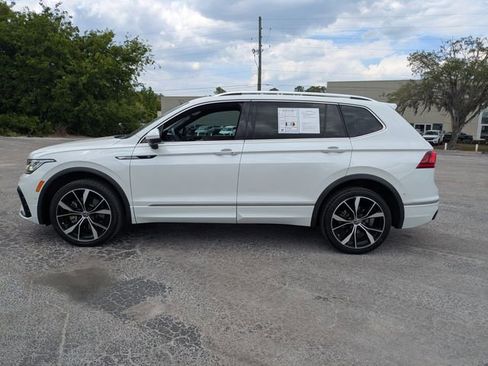 Used 2022 Volkswagen Tiguan SEL R-Line AWD/4WD image 4