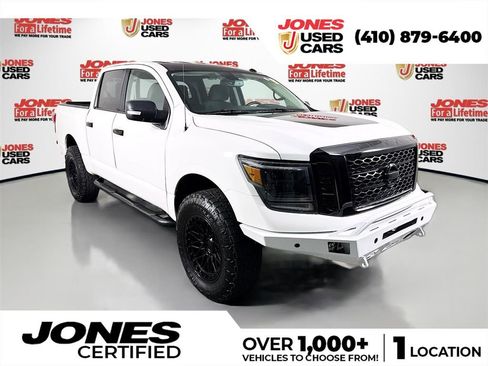 Used 2018 Nissan Titan SV w/ SV Convenience Package AWD/4WD image 1
