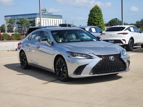 Used 2023 Lexus ES 350 F Sport w/ Accessory Package (Z2) FWD image 3