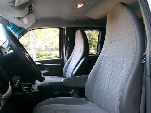 Used 2015 Chevrolet Express 3500 LT w/ LT Preferred Equipment Group RWD image 11