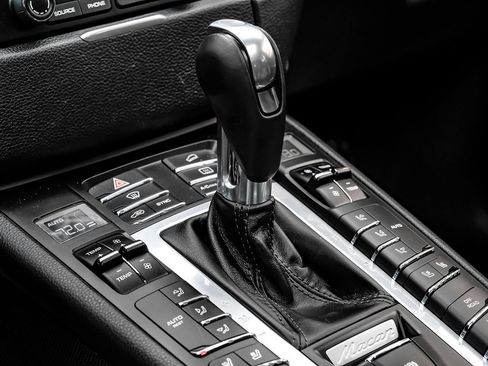 Used 2017 Porsche Macan S image 24