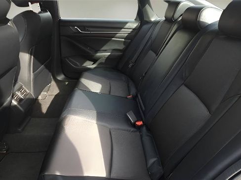 Used 2018 Honda Accord Sport image 21