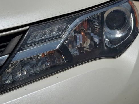 Used 2015 Toyota RAV4 Limited AWD/4WD image 9