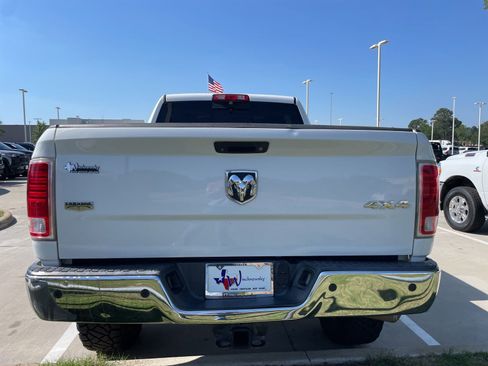 Used 2015 RAM 2500 Laramie w/ Convenience Group AWD/4WD image 4
