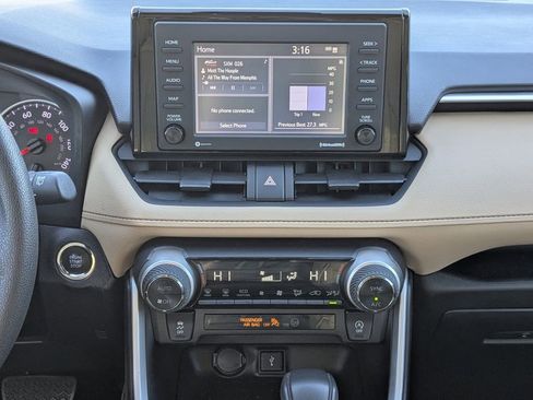 Used 2022 Toyota RAV4 XLE image 20