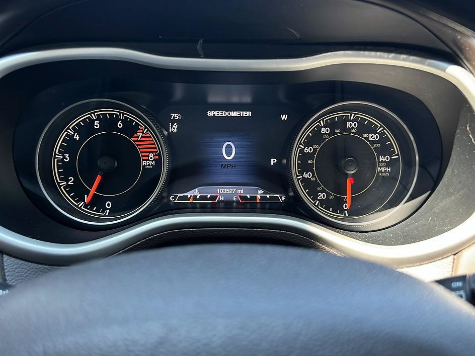 Used 2018 Jeep Cherokee Overland w/ Technology Group FWD image 14