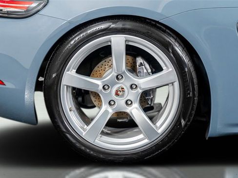 Used 2017 Porsche 718 Cayman Base image 9