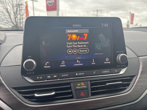 Used 2024 Nissan Altima 2.5 SV FWD image 15