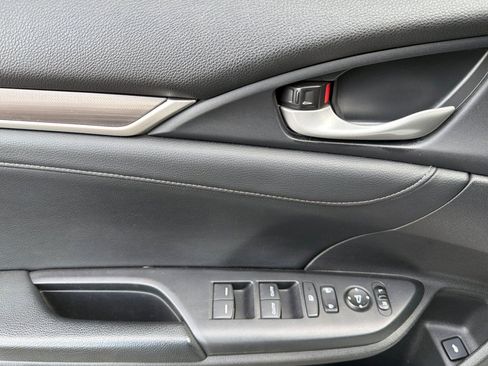 Used 2020 Honda Civic Touring image 10