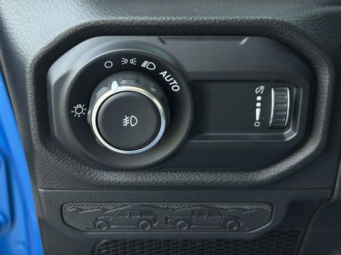 Used 2024 Jeep Wrangler Willys image 34