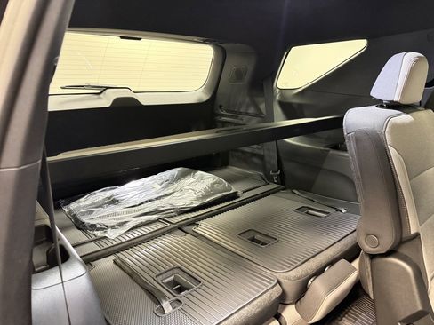 New 2026 Chevrolet Traverse LT w/ Midnight/Sport Edition image 18