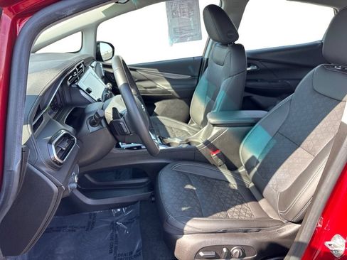 Certified 2022 Chevrolet Bolt LT w/ Infotainment Package FWD image 10