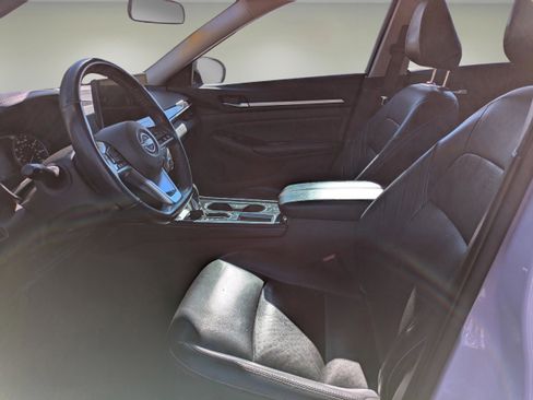 Used 2024 Nissan Altima 2.5 SR w/ SR Premium Package FWD image 14