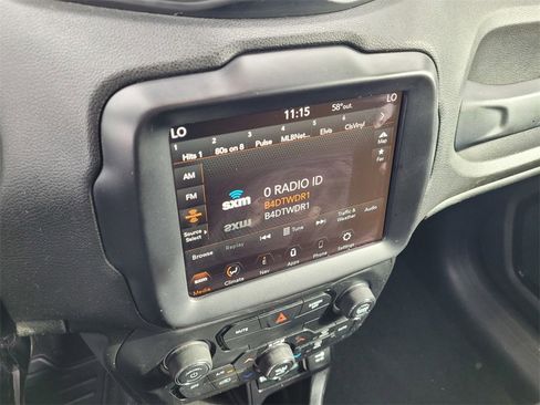 Used 2018 Jeep Renegade Altitude w/ UConnect 8.4 Nav Group image 12