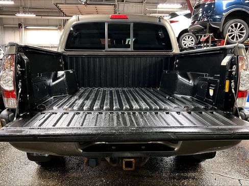Used 2015 Toyota Tacoma 4x4 Double Cab image 29