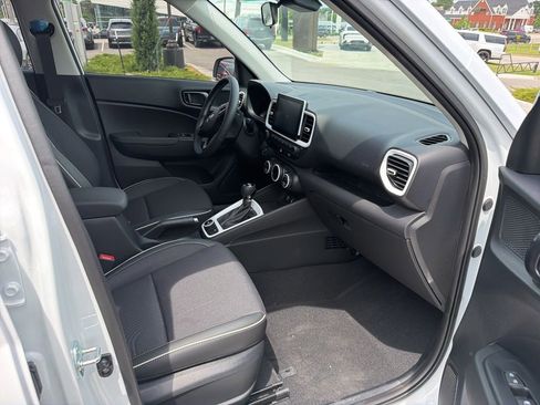 New 2026 Hyundai Venue SEL FWD image 13