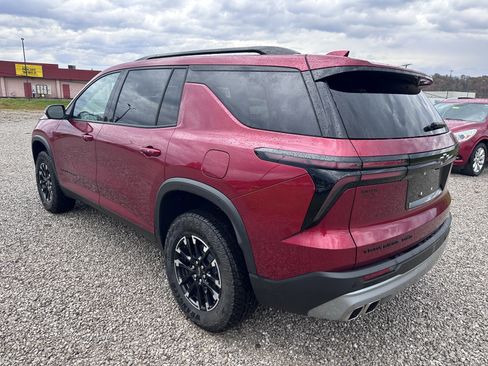 Used 2024 Chevrolet Traverse Z71 image 4