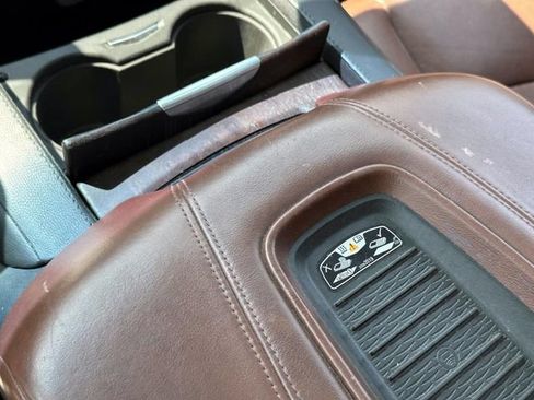 Used 2019 Cadillac Escalade Luxury AWD/4WD image 28