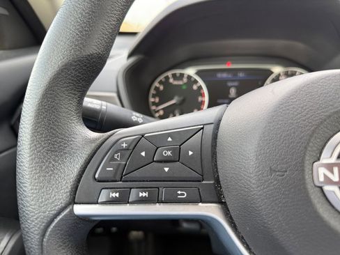 Used 2024 Nissan Altima 2.5 SV image 15