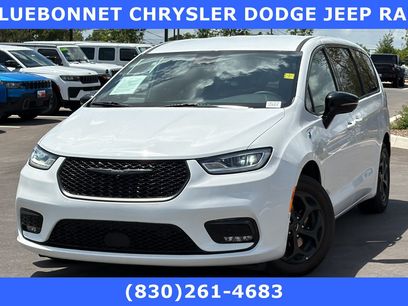 Used 2024 Chrysler Pacifica Hybrid Select