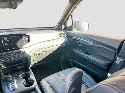 Used 2023 Honda Passport TrailSport image 23