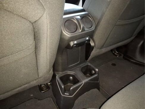 Used 2023 Jeep Gladiator Sport image 12