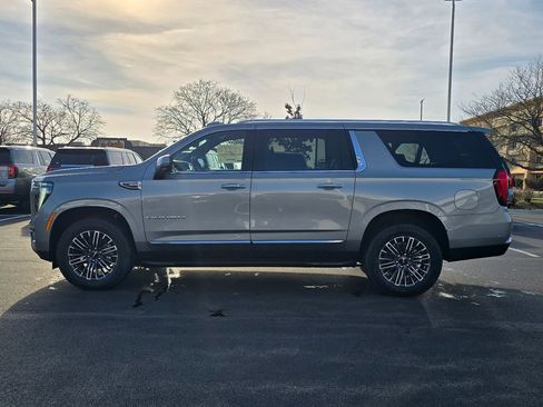 New 2026 GMC Yukon XL Elevation w/ Elevation Premium Package AWD/4WD image 6