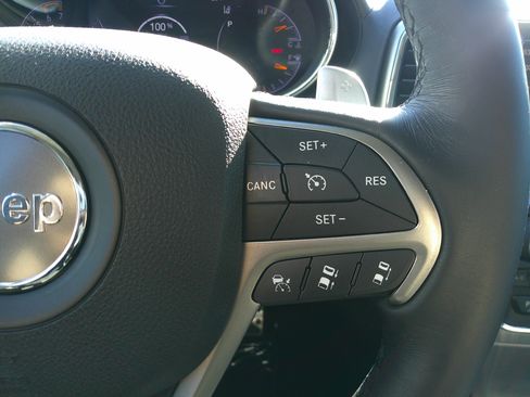 Used 2017 Jeep Grand Cherokee Summit w/ Platinum Series Group image 21