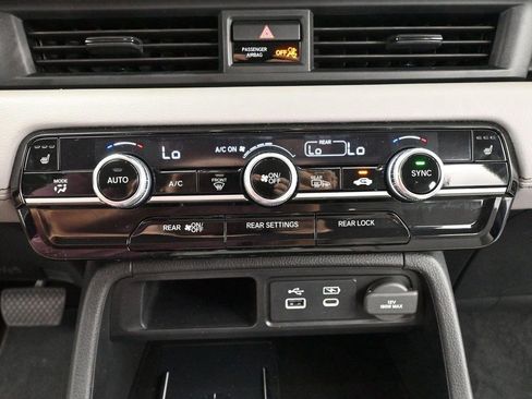 Used 2024 Honda Pilot EX-L image 25