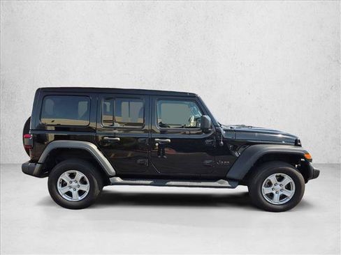 Used 2022 Jeep Wrangler Unlimited Sport w/ Sun And Sound Package AWD/4WD image 4