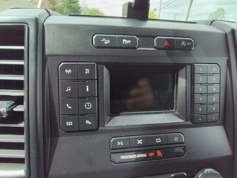 Used 2018 Ford F150 XL w/ Equipment Group 101A Mid AWD/4WD image 16