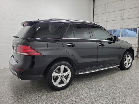Used 2019 Mercedes-Benz GLE 400 4MATIC image 4